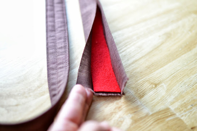 Adding felt to a handle for  a quick stabilizer - Easy Summer Tote Revision