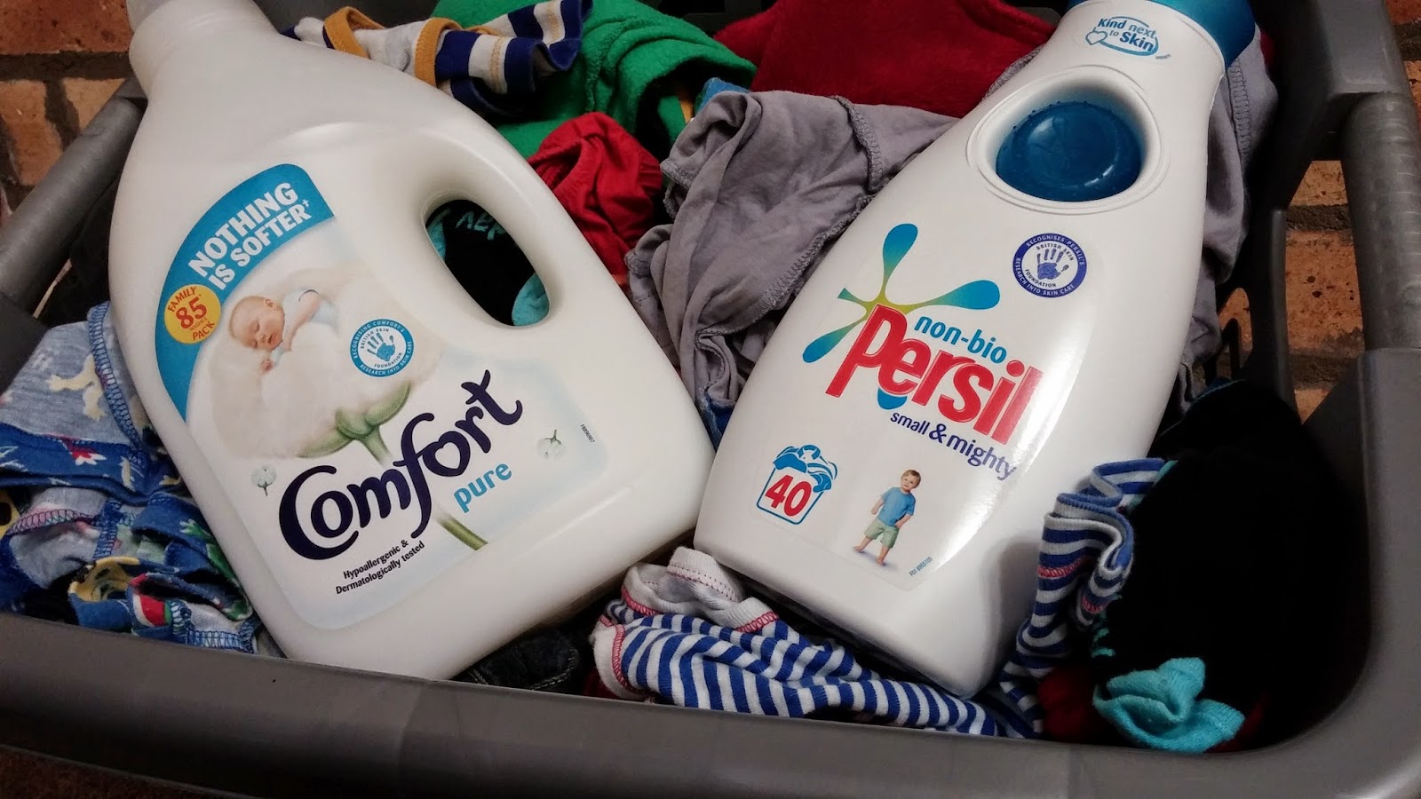 washing baby clothes, sensitive skin, fabric conditioner, #cbias, #shop, #Mums4Tommys