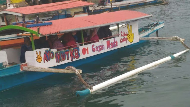 Perahu Ojek Padang-Manarai, Ikut Sosialisasikan Program KB