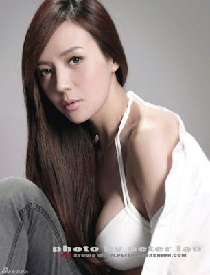 Chinese Model Zhou Wei Tong Photos