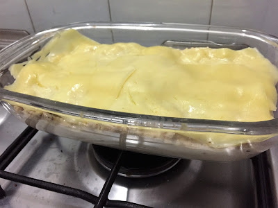 Fricassé de Frango na travessa antes de ir ao forno