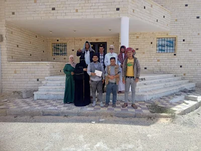 نجاحات مميزة لتعليم الكبار في شمال سيناء: قافلتان غير ممولتين لتسليم شهادات محو الأمية وعمل استكتابات