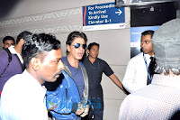 Shahrukh leaves for London to promote chennai express