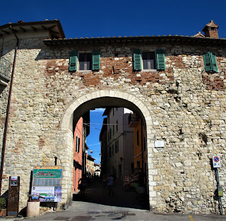 Medieval city gate in Castiglione Del Lago, Umbria, Italy