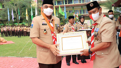 Zaki Iskandar Terima Penghargaan sebagai Mabicab Peduli dari Kwarnas dan Kwarda Banten