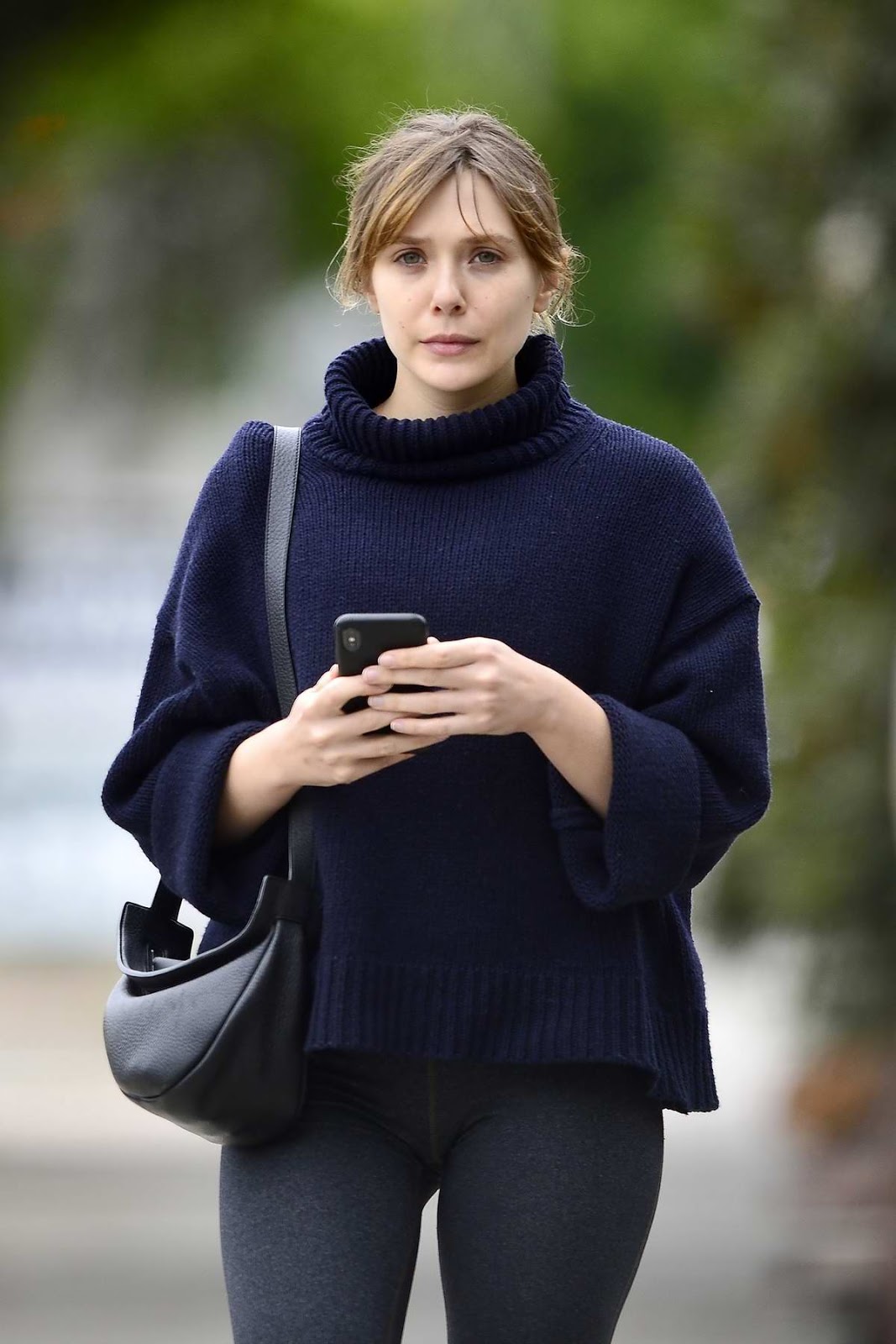 Elizabeth Olsen – in Leggings Leaves The Gym in Los Angeles