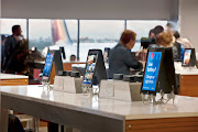 Delta Enhances Travel Experience at MinneapolisSt. Paul International . (otg management airport ipads)