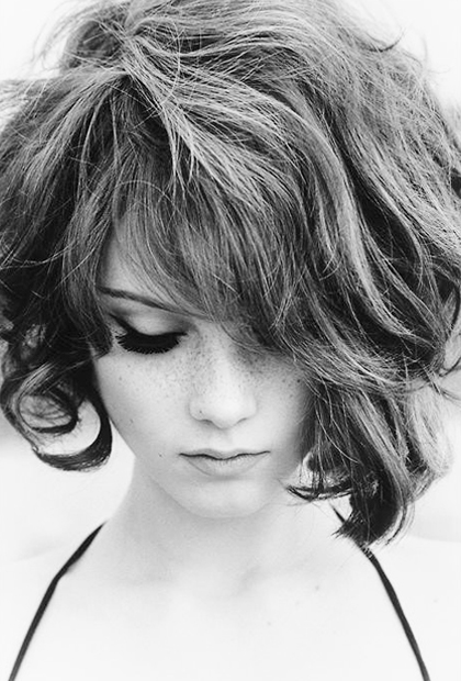 Hairstyles For Short Wavy Hair In Frizzy Texture