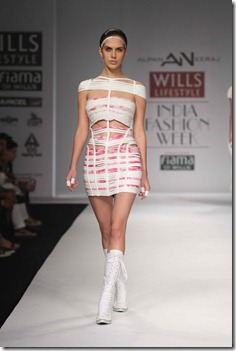 WIFW SS 2011  collection by -Alpana & Neeraj 15
