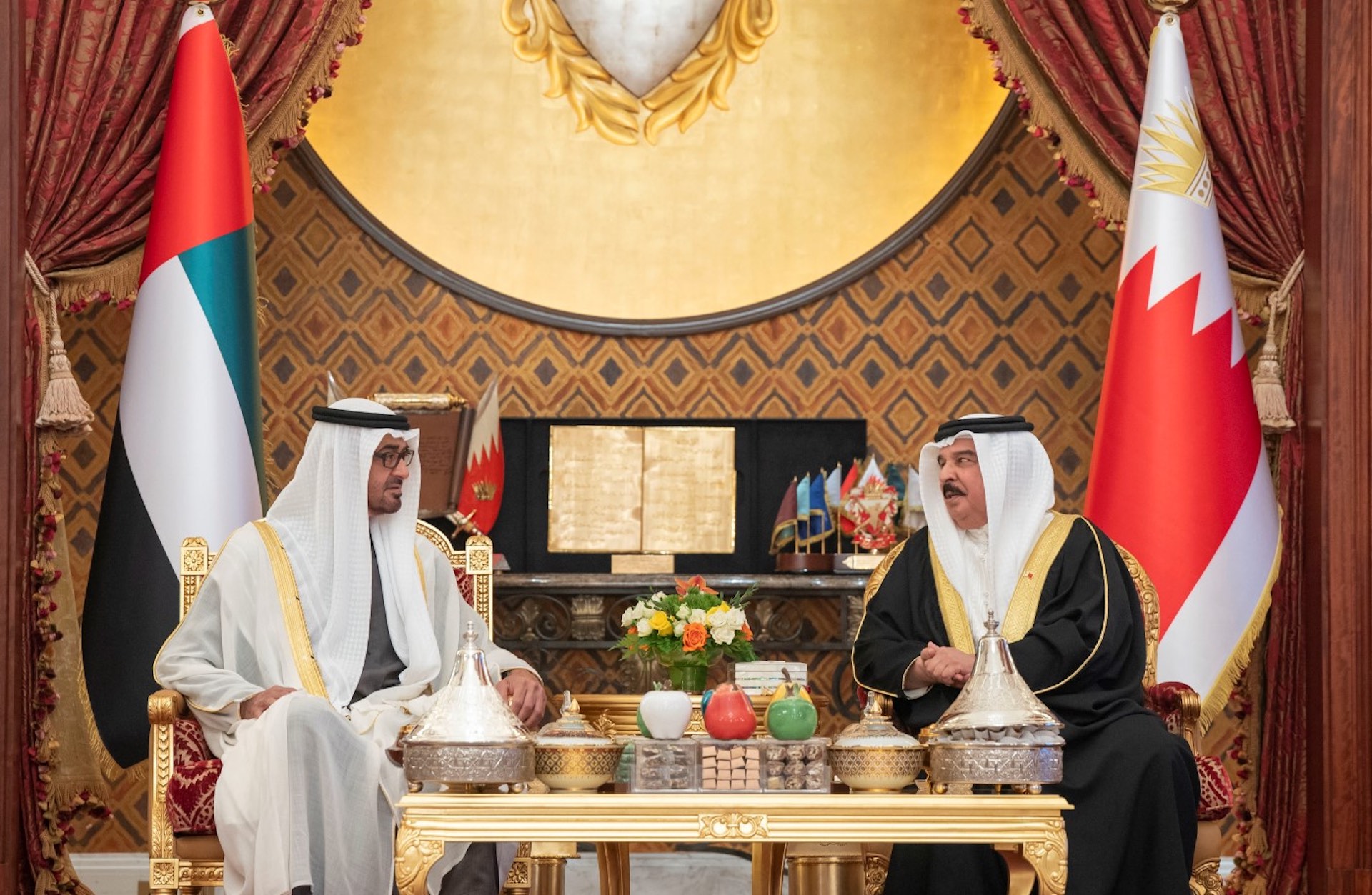 King of Bahrain, Mohammed bin Zayed discuss strengthening cooperation