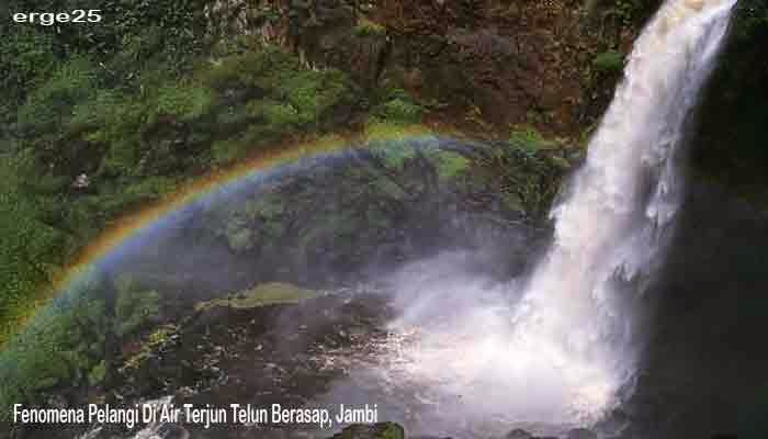 Fenomena, Pelangi, Di, Air, Terjun, Telun, Berasap, Jambi