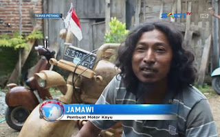 Bagi Jamawi bagian tersulit dalam membuat spare part motor berbahan dasar kayu ini adalah pada saat proses pemahatan. Jika tak berhati-hati, maka kayu akan pecah sehingga dirinya harus membuat ulang kembali. Untuk satu 1 unit motor, biasanya ia mampu selesaikan dalam waktu 2 bulan.