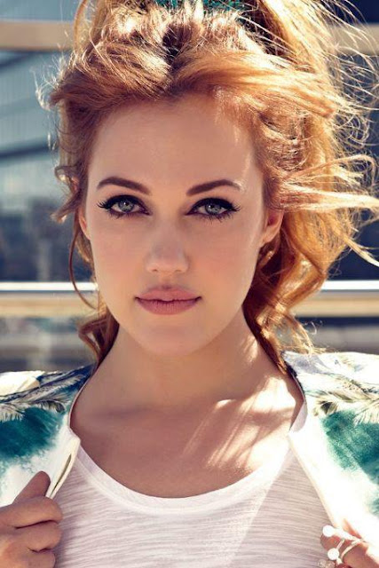 Eye makeup and hair style for women