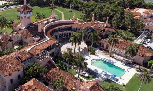 An aerial view of former U.S. President Donald Trump's Mar-a-Lago home after FBI agents searched it, in Palm Beach, Fla., on Aug. 15, 2022. (Marco Bello/Reuters)
