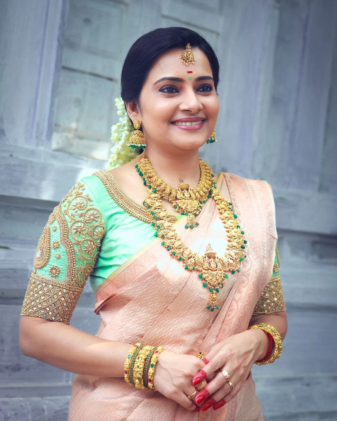 Actress Shruthi raj traditional looks in saree photoshoot