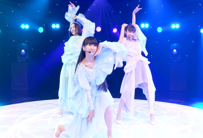 [From Left to Right] Nocchi, Kashiyuka and a-chan in the ending pose for “Moon”.