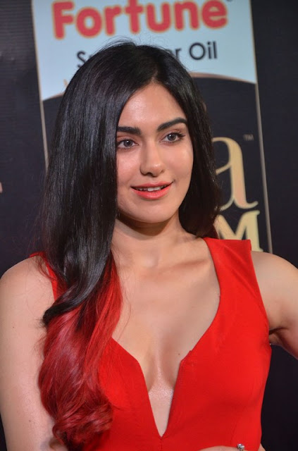 adah sharma cleavage in red dress at IIFA utsavam 2017