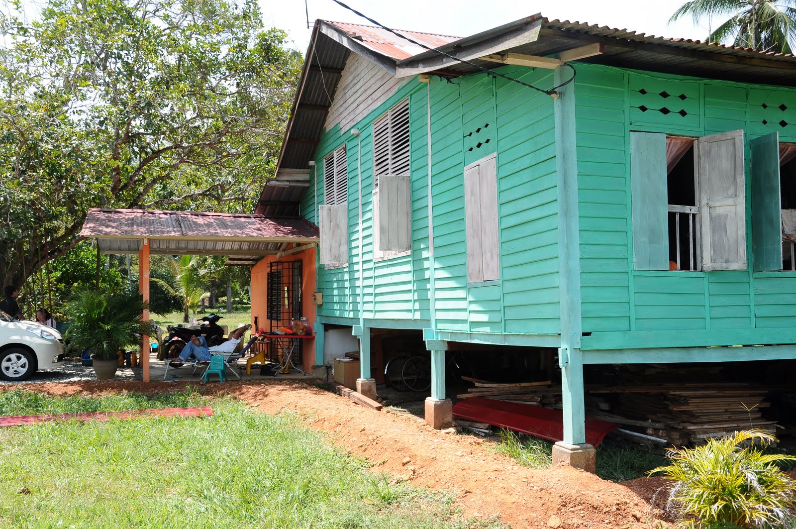  Warna  Cat  Rumah Kayu  Kampung Dekorhom