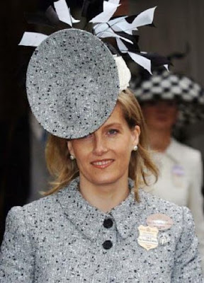 Most Outrageous Celebrity Hats Seen On www.coolpicturegallery.us