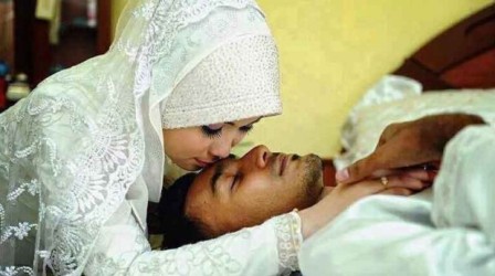 HATI-HATI.... Jika Suami Datang Tiba-Tiba Minta Berhubungan, Istri Patut CURIGA...Ini Alasannya..!!