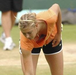 maria-sharapova-going-dare-bare-during-a-match