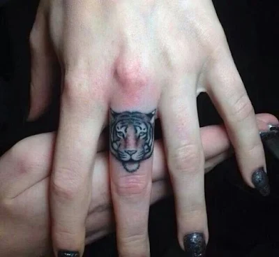 tatuajes en dedos