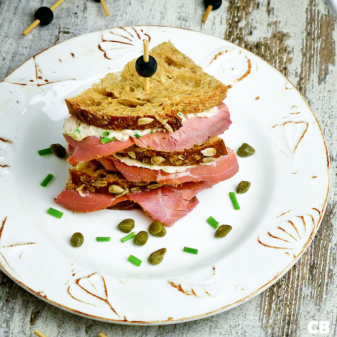 Recept: zo maak je een lunchsandwich met pastrami en frisse tonijnsalade