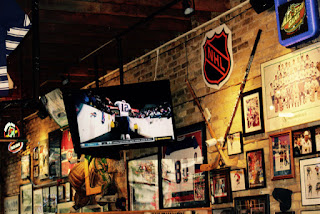 Tom Reids hockey pub internal photo by Shawn Tromiczak