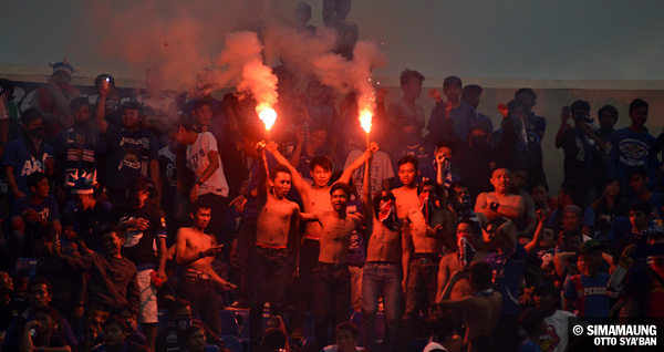 Persib Bandung vs Arema Indonesia 20/04/2013 | Ultras In Indonesia