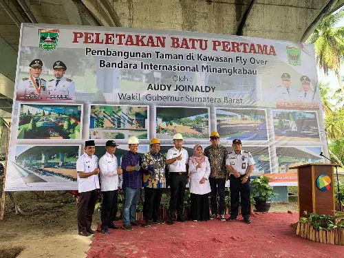 Didampingi PLT Kadishub, Wagub Sumbar Letakan Batu Pertama Pembangunan Taman di Kawasan Fly Over BIM