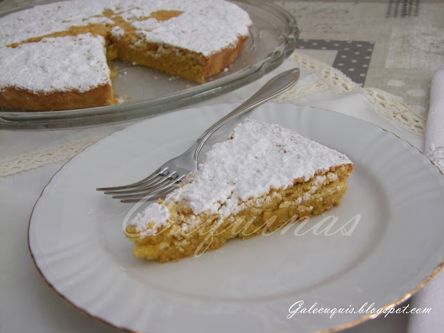 trozo de tarta de almendra