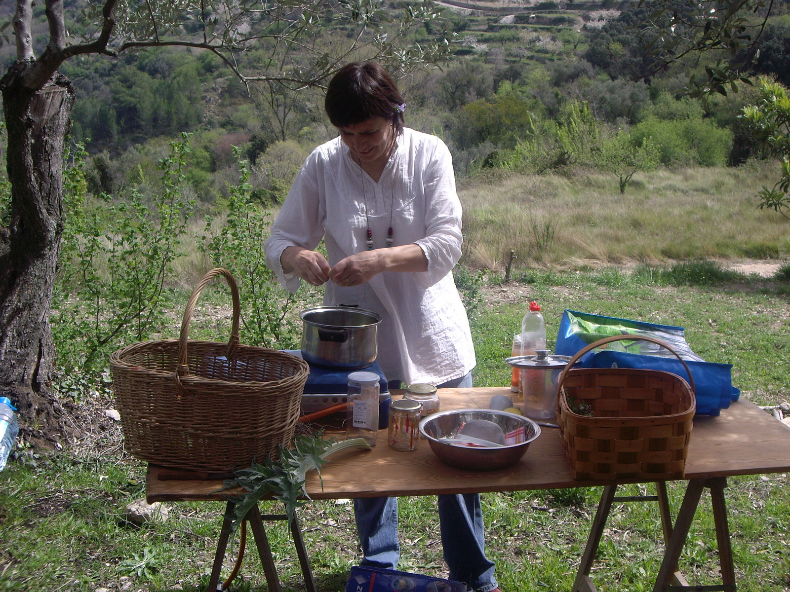 cocinando en un taller al aire libre