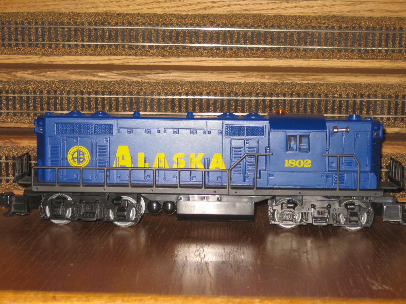 Lionel Alaska Railroad Train Engine Rail Road Locomotive 