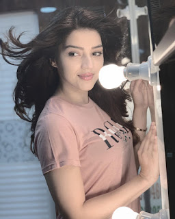Mehreen Pirzada in Pink T-Shirt with Cute and Lovely Smile