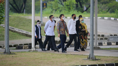 Presiden Jokowi Berharap Target 700.000 Vaksin per hari Tercapai