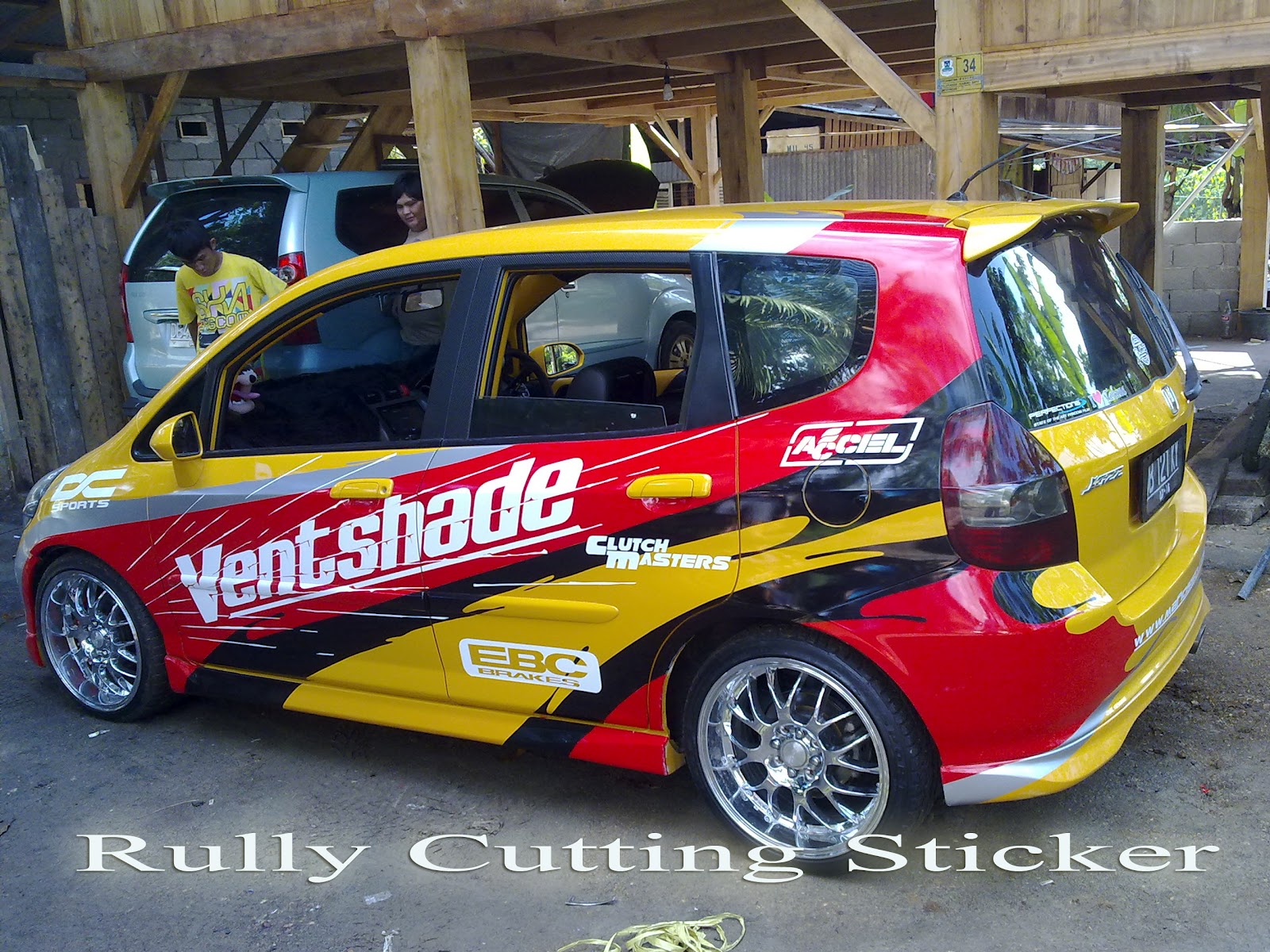 Gambar Cutting Sticker Mobil Manado Duniaotto