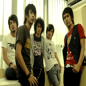 Dmasiv Cinta Ini Membunuhku Free MP3 Download Lyric Youtube Video Song Music Ringtone English Malay Indonesia Korea Theme Japan Anime New Top Chart Artist Group Band Lagu Baru Hari Raya codes zing