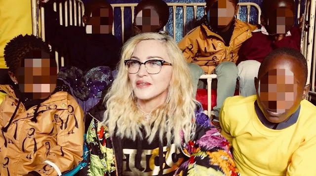 Madonna inició una fundación llamada ' Raising Malawi '
