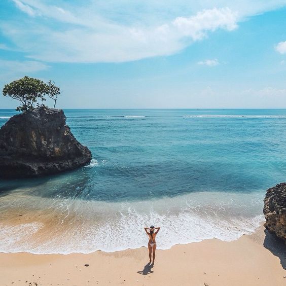 Out Trade - Bingin Beach | Bali, Indonesia