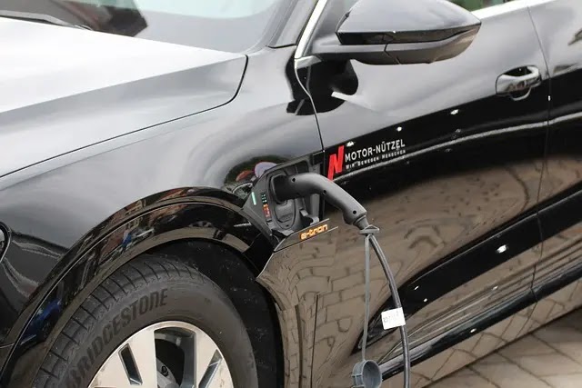 The Future of Electric Vehicles: Trends, Predictions, and Possibilities
