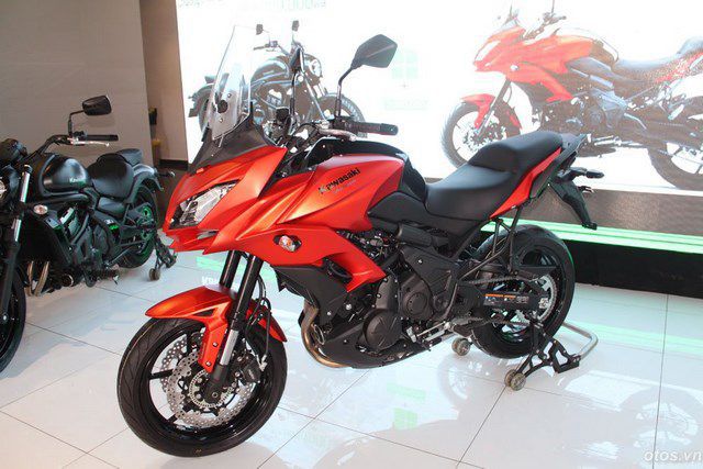 Kawasaki ra mắt bộ đôi moto mới tại Việt Nam