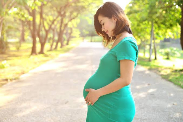Is advanced maternal age important in pregnancy?