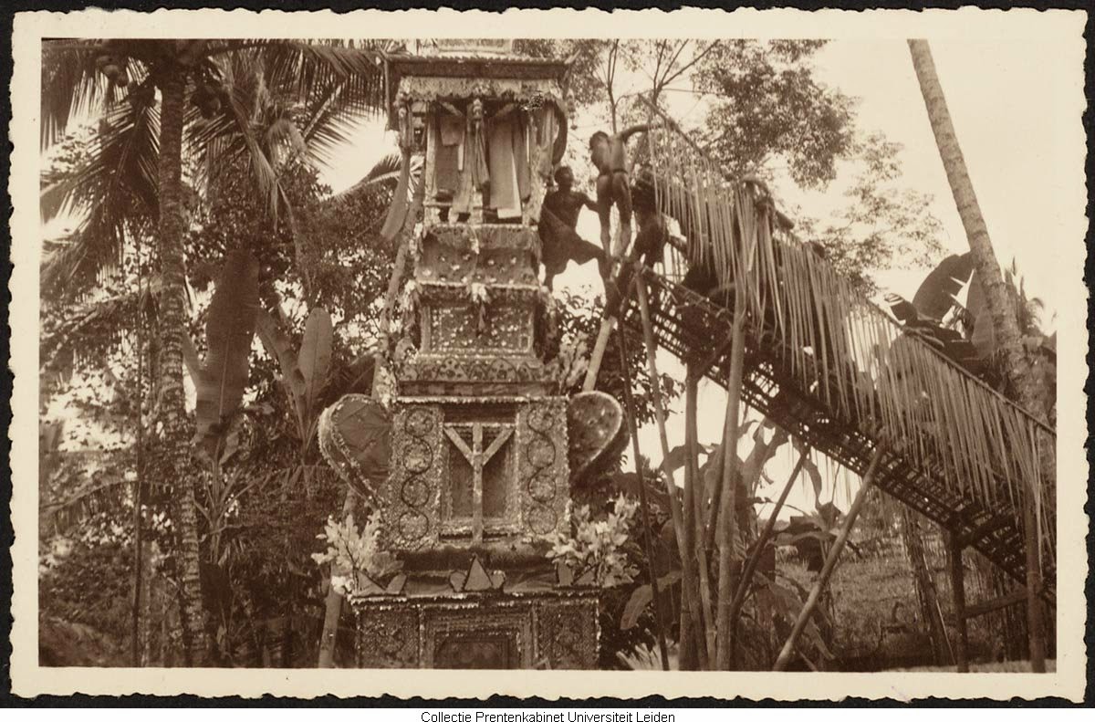 Beberapa Foto Kuno Bangunan suci dan Budaya masyarakat 