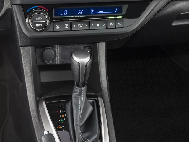 Novo Toyota Corolla 2014 - interior