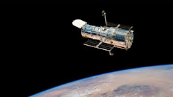 Viễn Vọng Kính Hubble Hoạt động trở lại sau khi bị kẹt Con Quay Hồi Chuyển thứ Ba