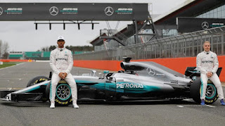 Nuevo Mercedes de Formula Uno 2017. Lewis Hamilton y Valtteri Bottas en el nuevo Mercedes de Formula Uno F1