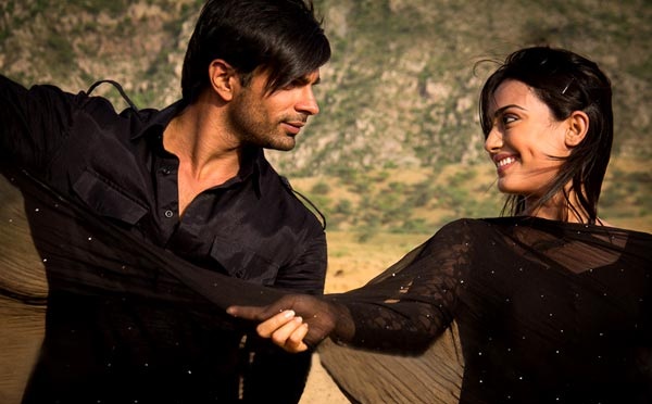 Asad & Zoya Couple HD Wallpapers Free Download