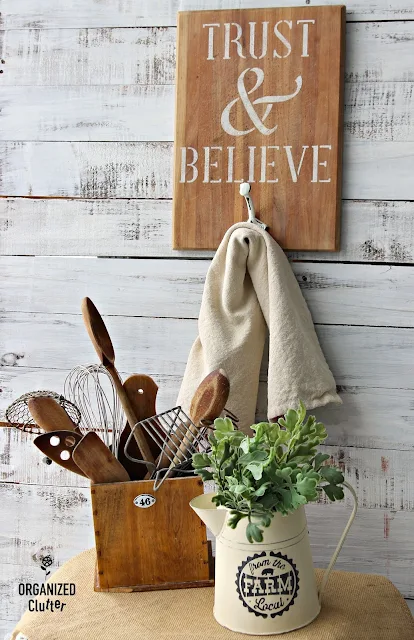 Thrift Shop Items Upcycled As Farmhouse Kitchen Decor #stencil #hobbylobbyhook #thriftshopmakeover #upcycle