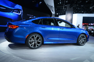 2016 Chrysler 200 Convertible and SRT Specs Review