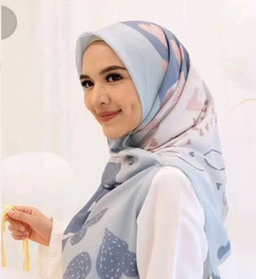  Terbaru ini ialah jilbab terbaru sisi empat untuk pesta terbaik dengan rancangan terbaru √ Koleksi Model Hijab Segi Empat Simple Untuk Pesta Terbaru 2022